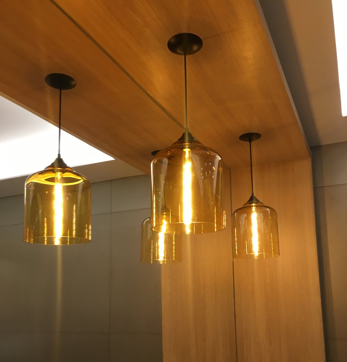 cleoarquitecta's tweet photo. Detalhes 💛 #nofilter
#lamps
#lugares
#algures
#decor
#arquitectacleo https://t.co/A04AAbDZfU