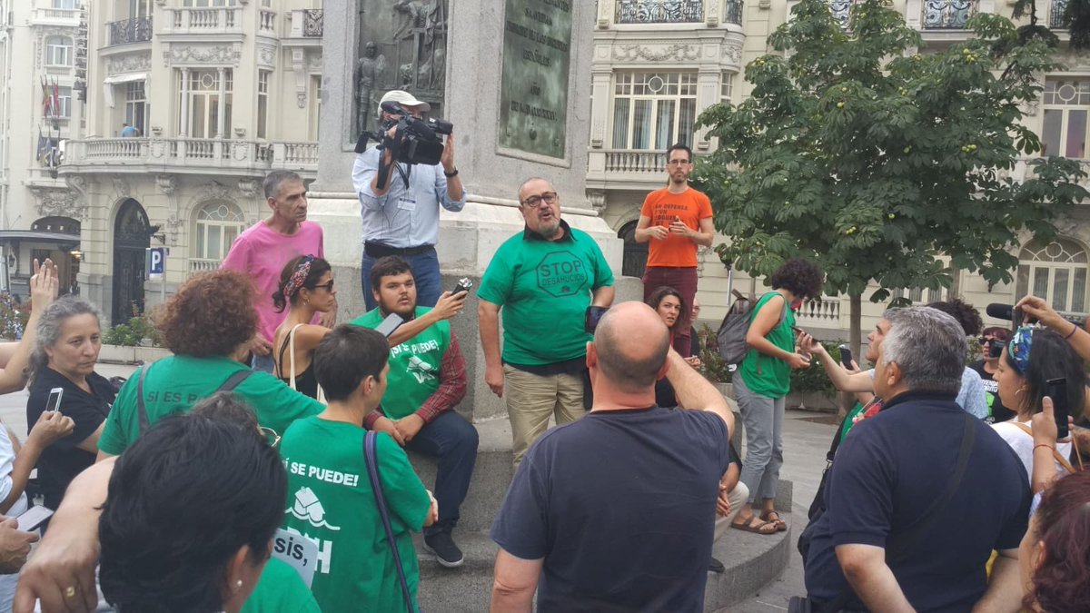 PAH_Sevilla's tweet photo. La vida para nuestras familias no es nada fácil,

Pero hay un motor llamado Corazón 💚
Un seguro llamado Fe y Constancia,

Y un conductor llamado @LA_PAH!!!

#Ganáremos 
“Cuando? no lo sabemos, pero Ganáremos”

#LeyDeViviendaADebate #LeyViViendaPAH https://t.co/agFPohuT3n