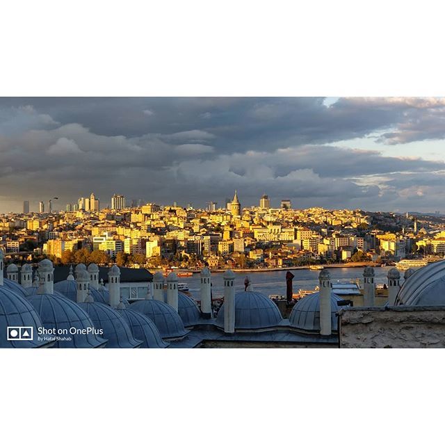 fatah_pak's tweet photo. The Golden Hour
#Galata #IstanbulViews #Istanbul #SultanSuleyman https://t.co/VahrpiLKmT https://t.co/okOTFjPGpt