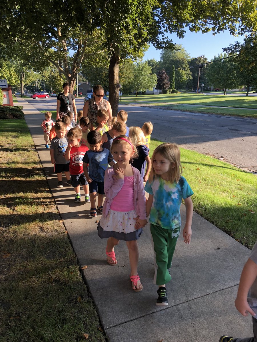 We LOVE our outside time here at MCH! ☀️🌸 #outside #preschool #baycity #montessori #walk