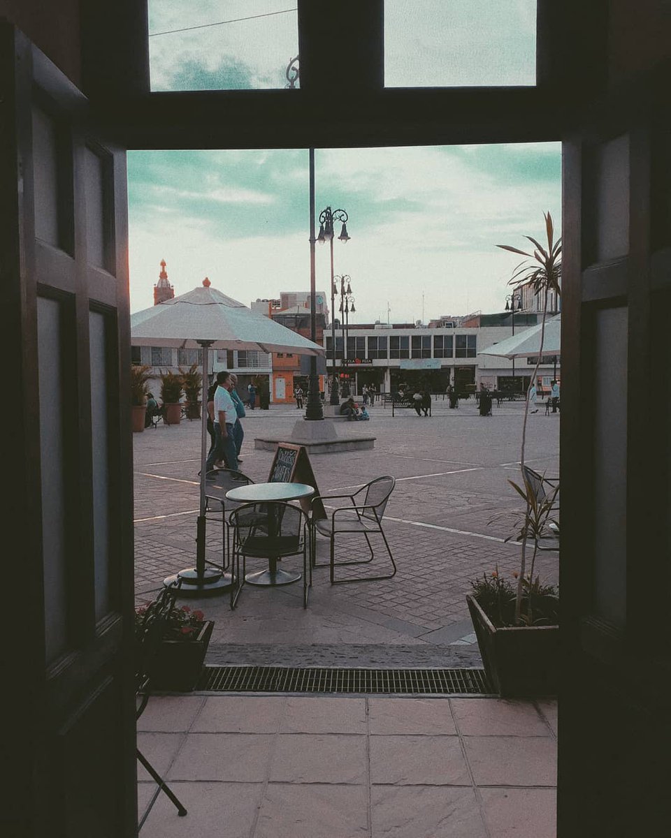 Salamanca, a provincial community, beautiful, noble and full of traditions.

Come and give yourself the opportunity to visit buildings and works of sacred art, as well as delicious gastronomic creations.

#DiscoverGuanajuato #TravelMexico

📷 IG: inaleyef