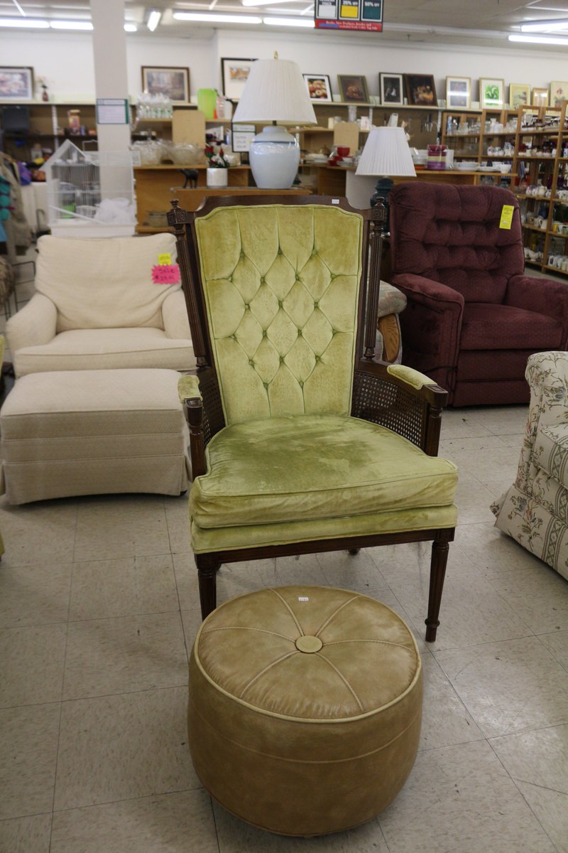 OH_OppShop's tweet photo. Are you looking for a new couch or accent chair for your living room? Look no further than #OppShop on 5th Street Highway! We have a large selection of furniture. Save 25% when you purchase furniture on Thursdays. #BerksCounty #ThriftStore https://t.co/omYX4moeoy