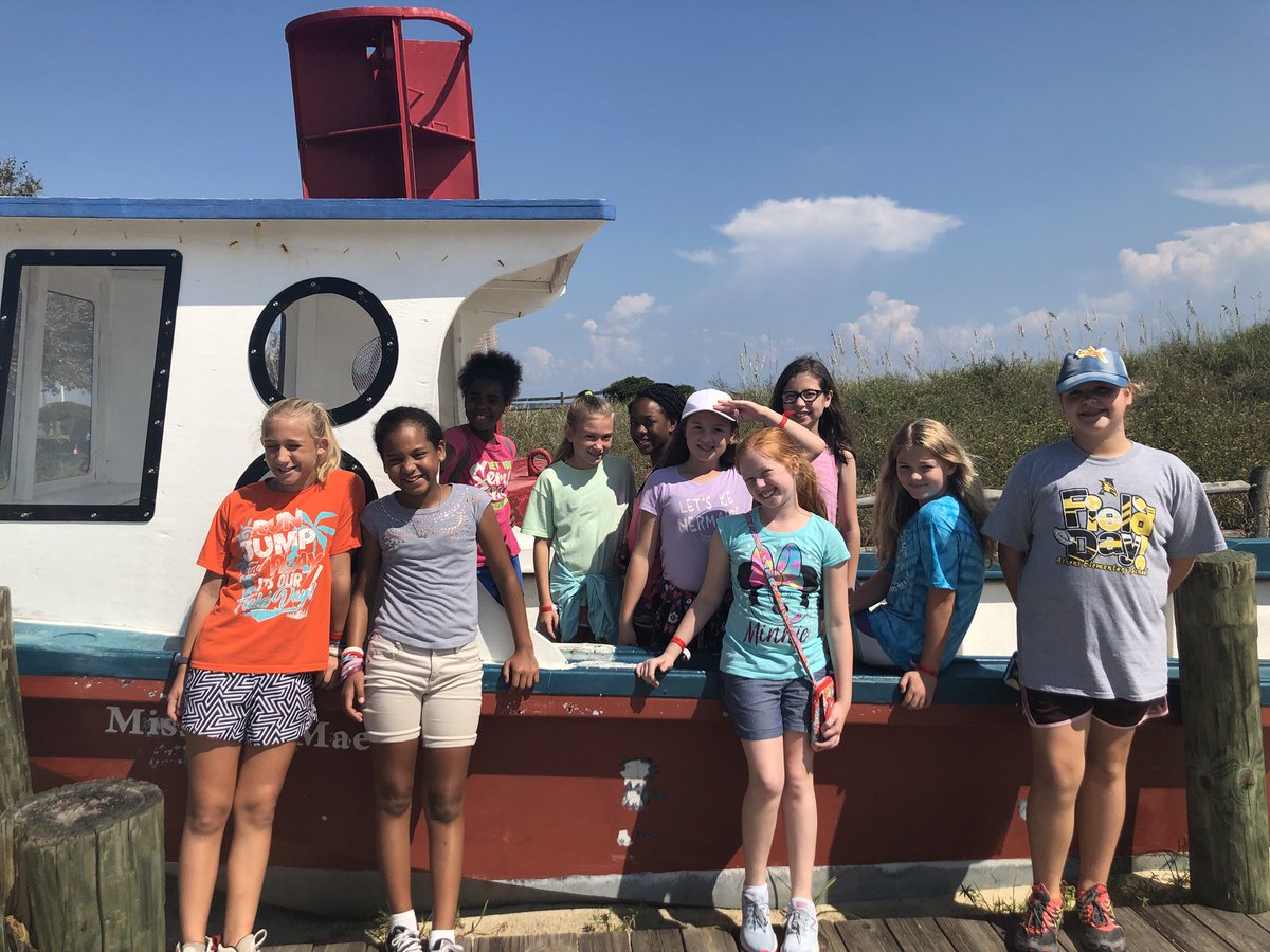 Anderson_beth81's tweet photo. Dolphins gave us a good show, and then we enjoyed the sights at the aquarium! #AISDauphinIsland #AISProud https://t.co/XyHIeSvHAG