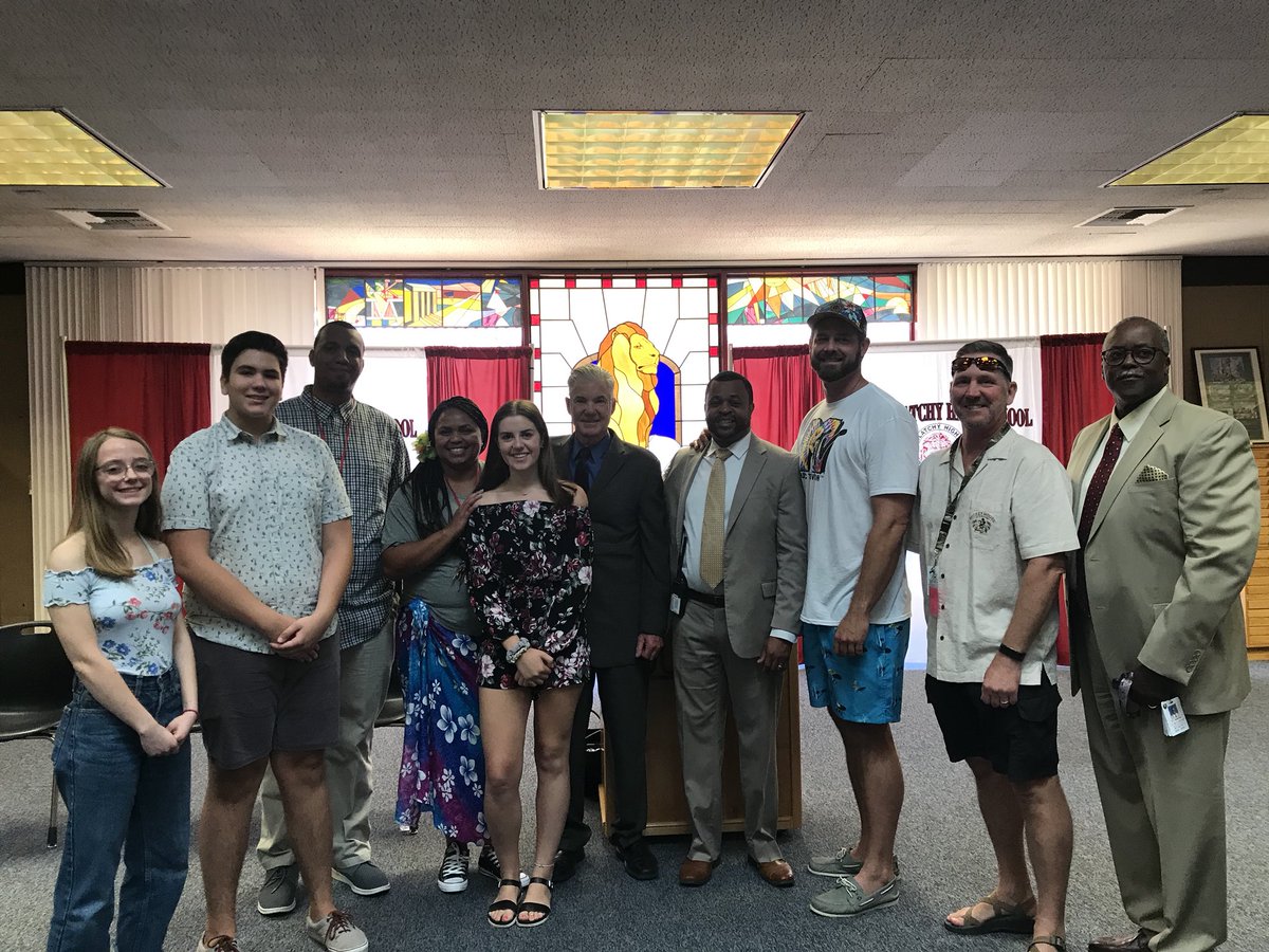 It was great visiting <a href="/SCUSDMcClatchy/">McClatchy High School</a> to talk about suicide prevention. I applaud the incredible staff and students for all their continued efforts. Please join me in having these difficult discussions, so we can save lives and prevent tragedies.