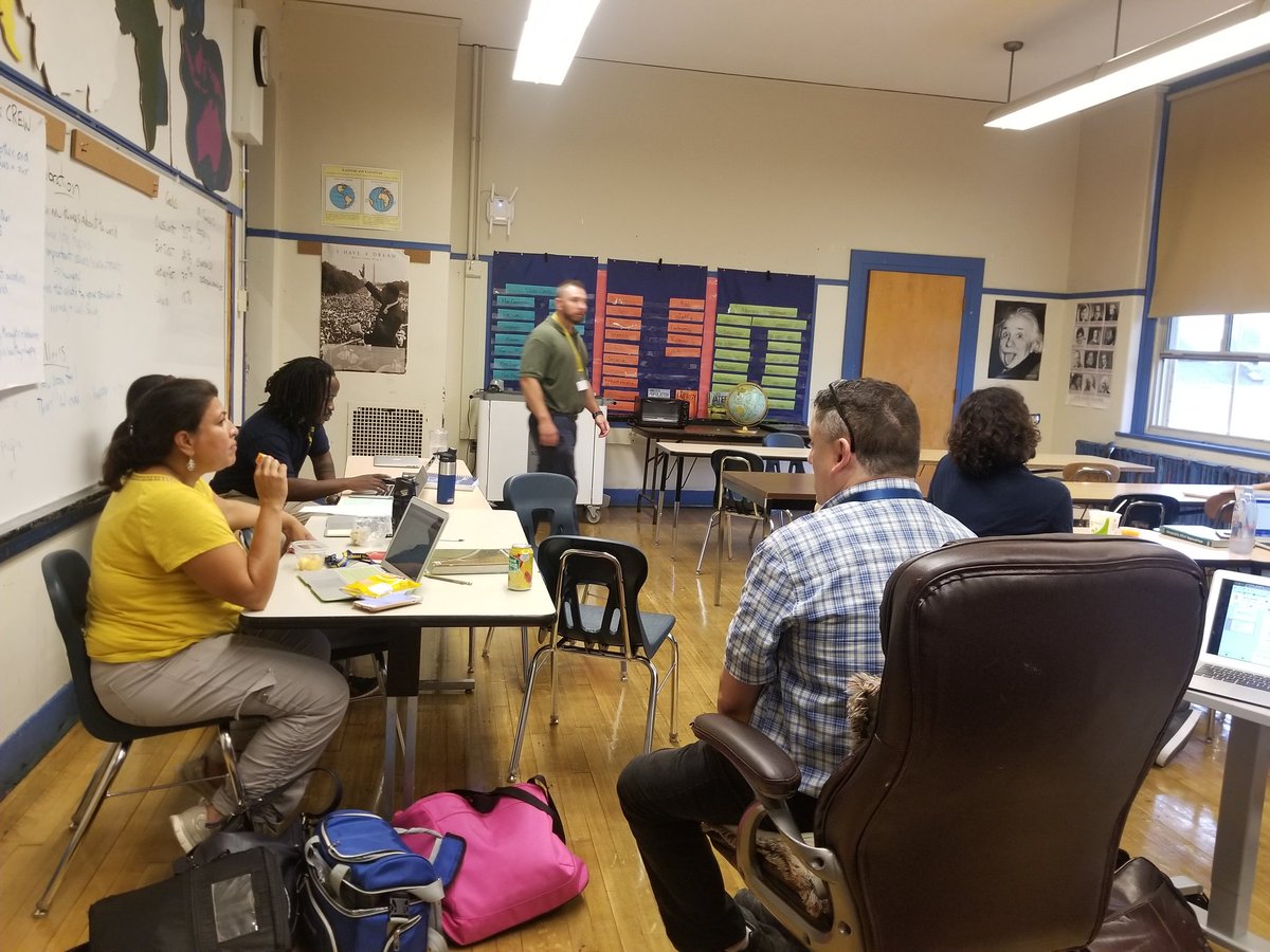 Teachers attend professional learning sessions led by their colleagues, learning about best practices to engage our students.  #TeacherPD #PersonalizedPD #TeacherCollaboration #TeachersLeadTeachers