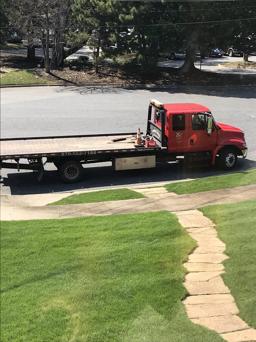 #EXHogWrecker <a href="/Mitch_Petrus/">Mitch Petrus</a> is live in studio right now <a href="/1037TheBuzz/">103.7 The Buzz</a>