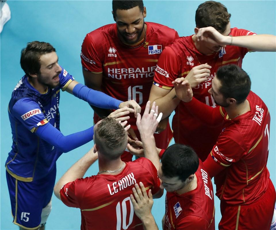 volleyballworld's tweet photo. France @ffvolley 🇫🇷 probed to be too strong for Canada @VBallCanada 🇨🇦 on the final match of Pool B.

With an overwhelming fourth set, the Frenchs ended the game 3-1 (25-22, 25-21, 22-25, 25-17).

Full Stats 👉 https://t.co/s7purK3zba

#FIVBMensWCH #volleyball #volleyballWCHs https://t.co/lCpvgHtthu