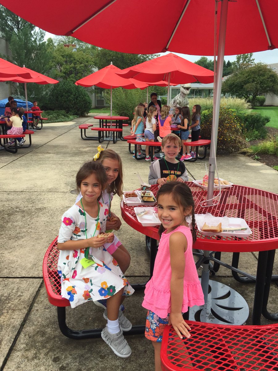 FCASD's tweet image. We had an al fresco lunch today at O’Hara Elementary!