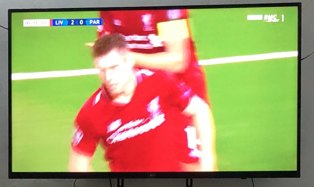 __Sun__'s tweet image. Crixus scores!!! #spartaaa