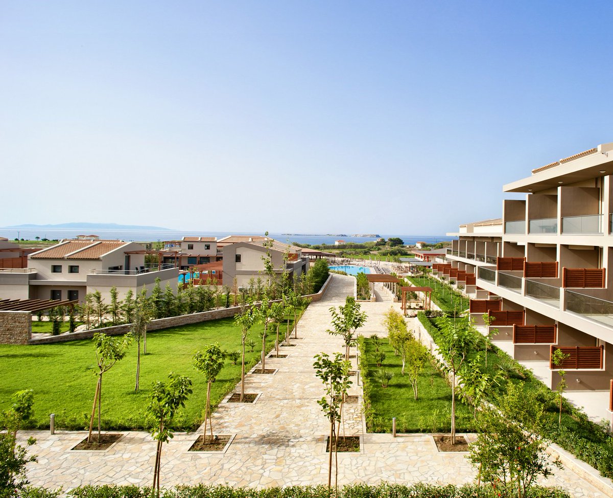 ApollonionR's tweet photo. You will be swept away by the magical allure of the landscape. Flawless family holidays can become real in this unique establishment! Join us: https://t.co/xC6Bz5JKlX  #ApollonionResortSpaHotel #Lixouri #Xi #Kefalonia https://t.co/wfXTZlQovl