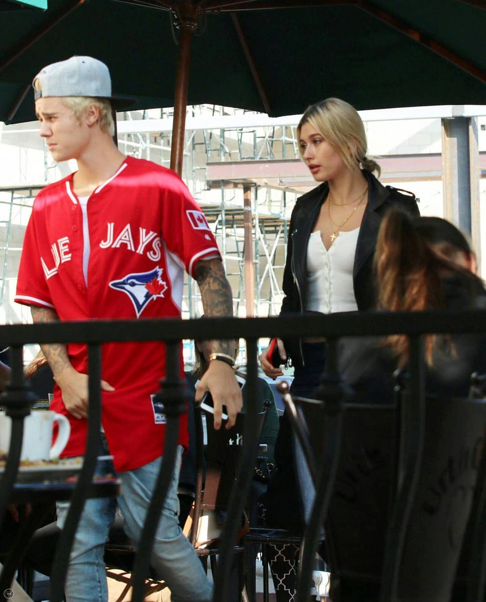 January 21, 2015. Hailey and Justin out for lunch in Los Angeles.