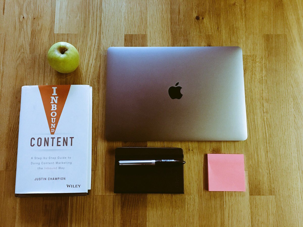 Marketing280's tweet photo. Desk necessaries, featuring #InboundContent by @JustinRChampion, a great read which covers Inbound #ContentMarketing with useful examples, perfect for anyone preparing for the @HubSpot certified exam #InboundMarketing #Hubspot https://t.co/1sxeARLDXg