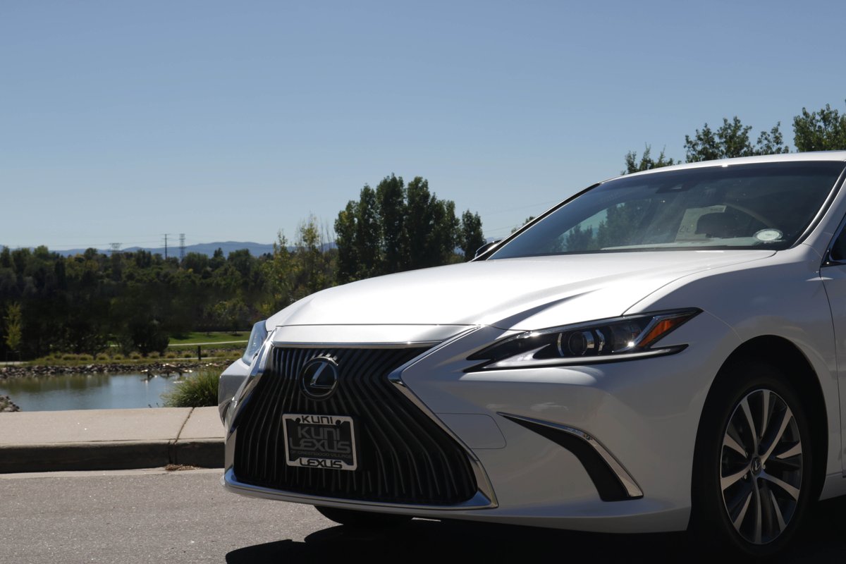 Kuni_Lexus's tweet image. Extraordinary craftsmanship developed over 60,000 hours! Nothing is crafted like your Lexus. #LexusPlus #LexusES