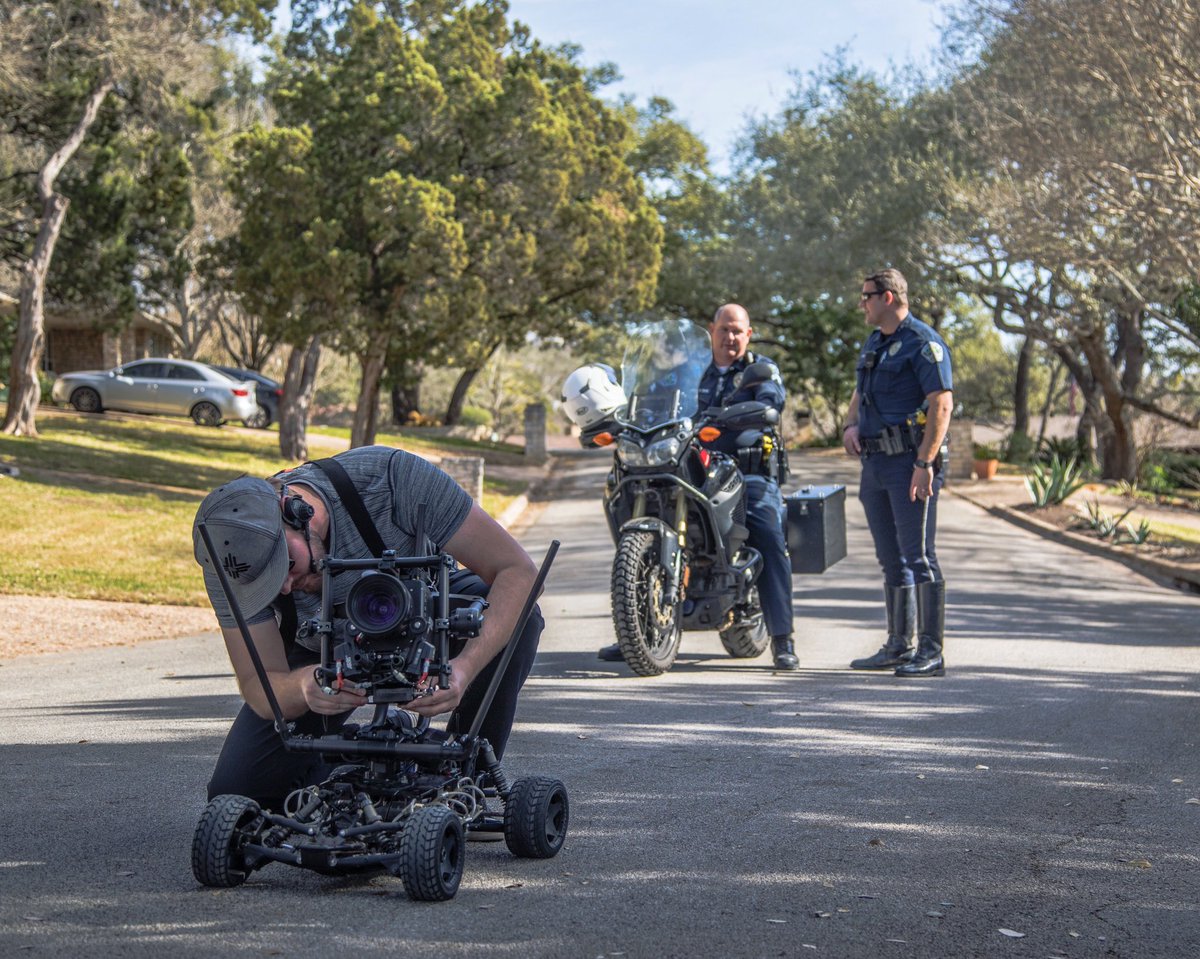 DroneworksUSA's tweet image. We didn’t get a ticket... we got police escorts instead 🙌🚔🎬

DroneworksStudios.com

#closedset #production #behindthescenes #arri #alexamini #dualoperator #fpv #followfocus #fiz #RCcar #droneworks #cinematography #fastcars