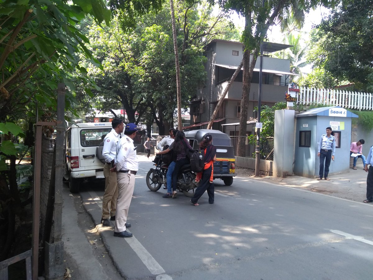 sumitakale's tweet photo. Thanks @PuneCityTraffic @CPPuneCity action on Kale Path, Bhandarkar Road. Appreciate your team's efforts! https://t.co/fa2TLwasb2