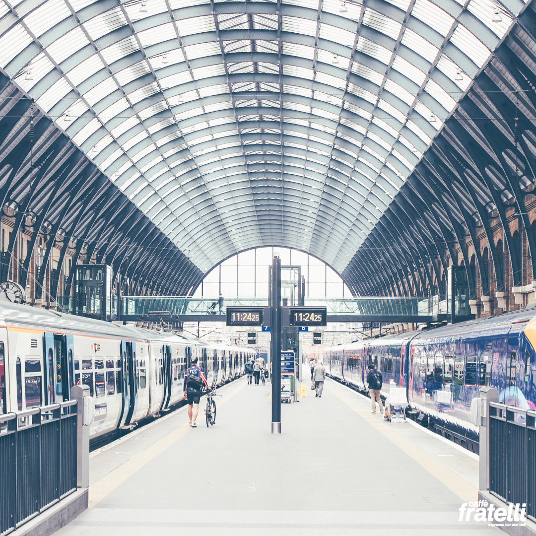 Rise &amp; Shine ✨
Visit our St. Pancras store for a morning coffee before you catch your train🚆 #stpancras 
•
•
#morning #humpday #wednesday #coffee_inst #london #coffeeaddict #coffee_inst #coffeelondon #coffeeporn #coffeesesh #coffeeshopvibes #caffèfratelli