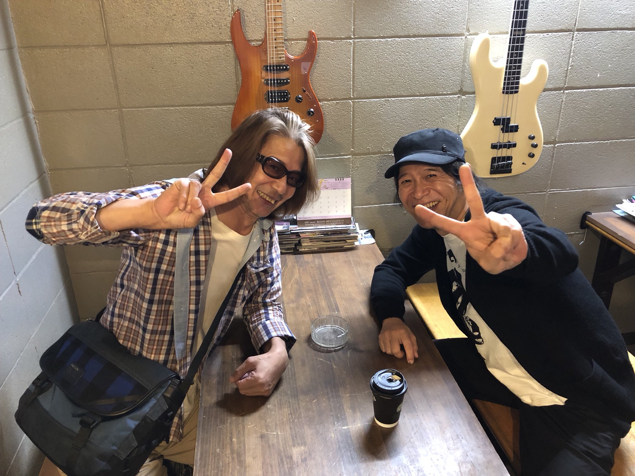 Magumi 今日は恭一と鹿児島のイベントのリハを演ってきました 永井のギターと左右に分けて住み分けをしましたがキラキラしてて気持ちeー 笑 La Ppischでも1回しか行ってないんだよね 大人の魅力 Magumi 今日は恭一と鹿児島のイベントのリハを演ってきました 永井のギターと左右に分けて住み分けをしましたがキラキラしてて気持ちeー 笑 La Ppischでも1回しか行ってないんだよね 大人の魅力