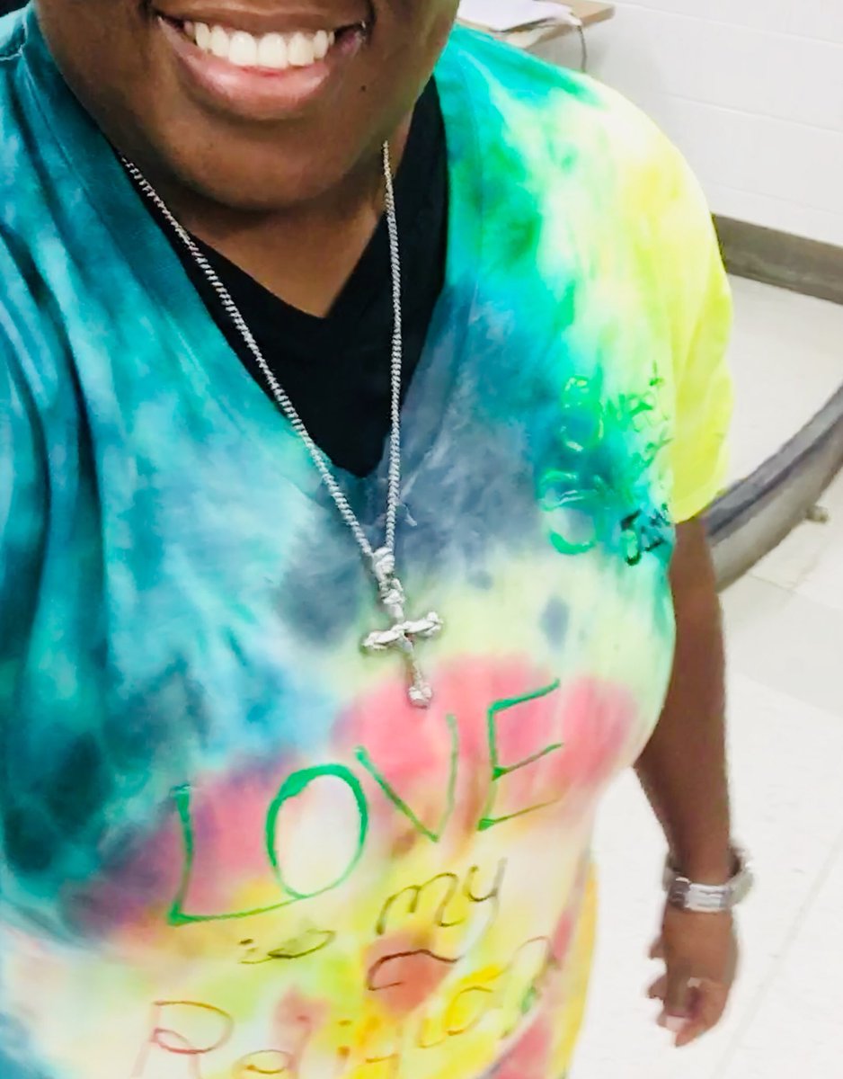 TricaThompson's tweet photo. Wear your T-shirt day today at VCHS Ms. Thompson and Students #ARTactivated https://t.co/yJpmP3dxWZ