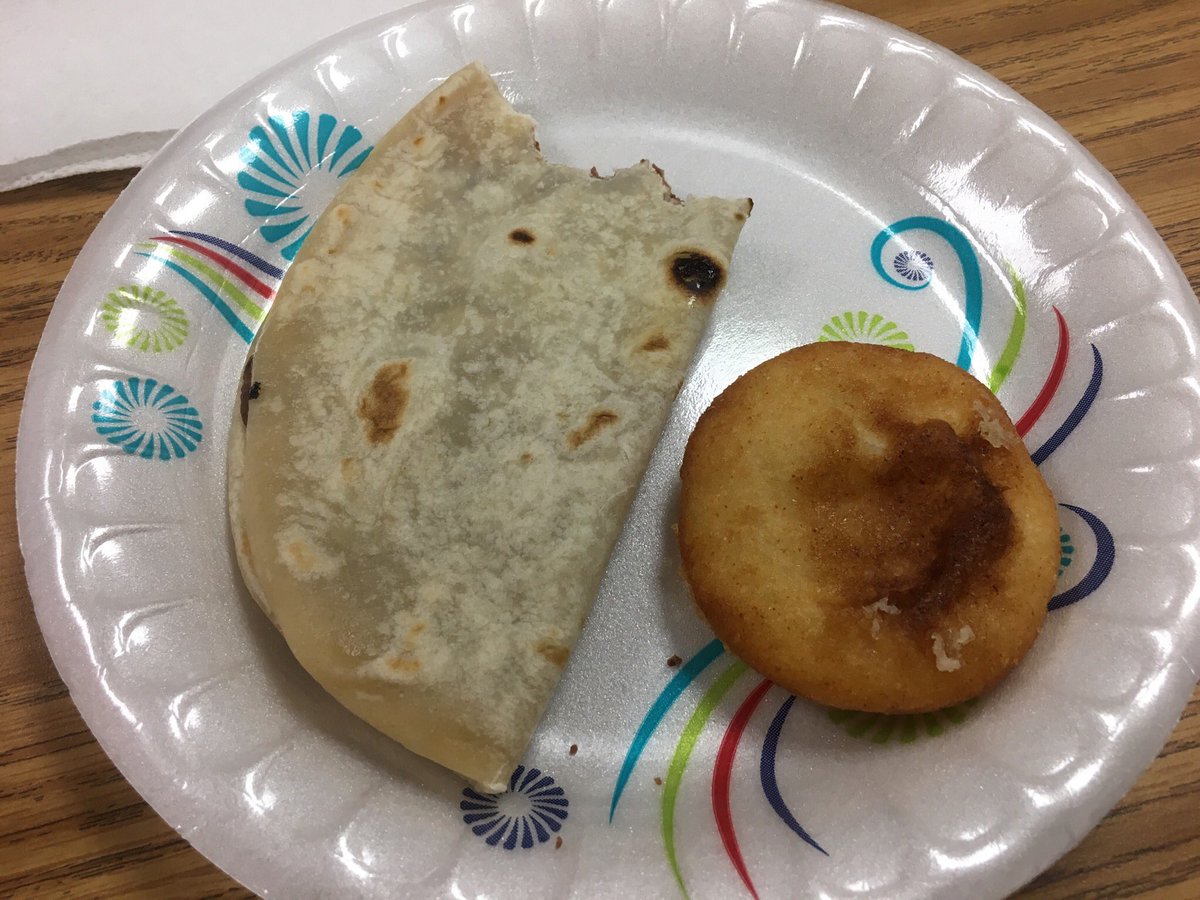 MrsSaraChae's tweet photo. My 6th period feasted on baleadas (traditional food from Honduras) and arepas (traditional food from Venezuela)! So good! #ilovemyjob #multiculturalmeal https://t.co/bcaWVl1LH1