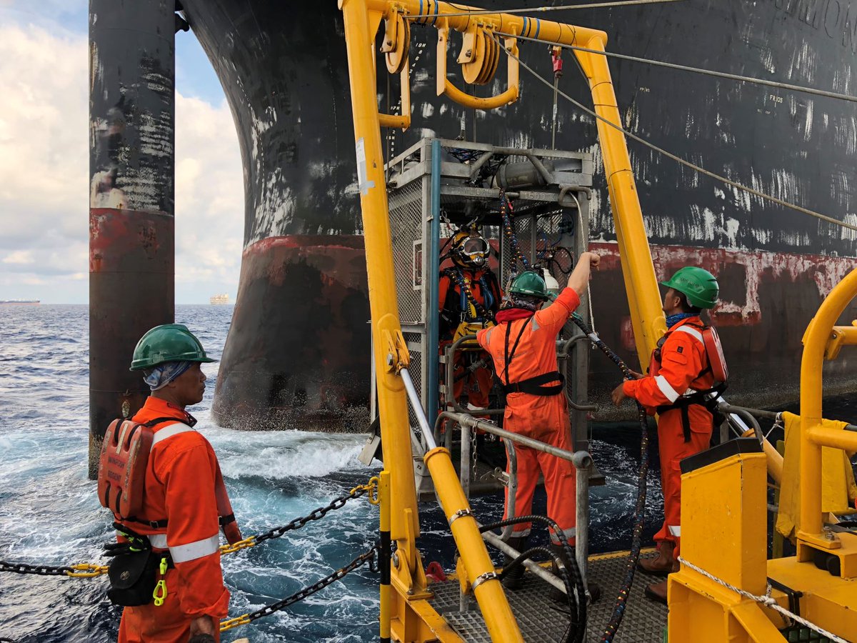 ShelfSubsea's tweet photo. Shelf Subsea Dive Crew at work on the MEO Resolution. #ShelfSubsea #BintangSubsea #Resolution #Airdiving https://t.co/denfpmt40S