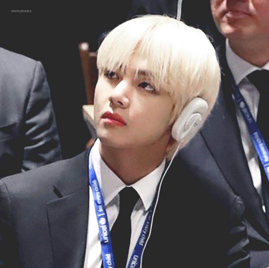 army_chloe_'s tweet photo. 아니 이거슨
그냥 회사에서 ㅈㄴ 잘생긴 경호원을 뽑았는데 넘 착하고 잘생기거 완벽해서
유니세프 까지간것 아니겠는가!!!

결론:태태는 뭘해도 잘생겼다

#handsome_guy #bts_v https://t.co/AKaIIK7jRV