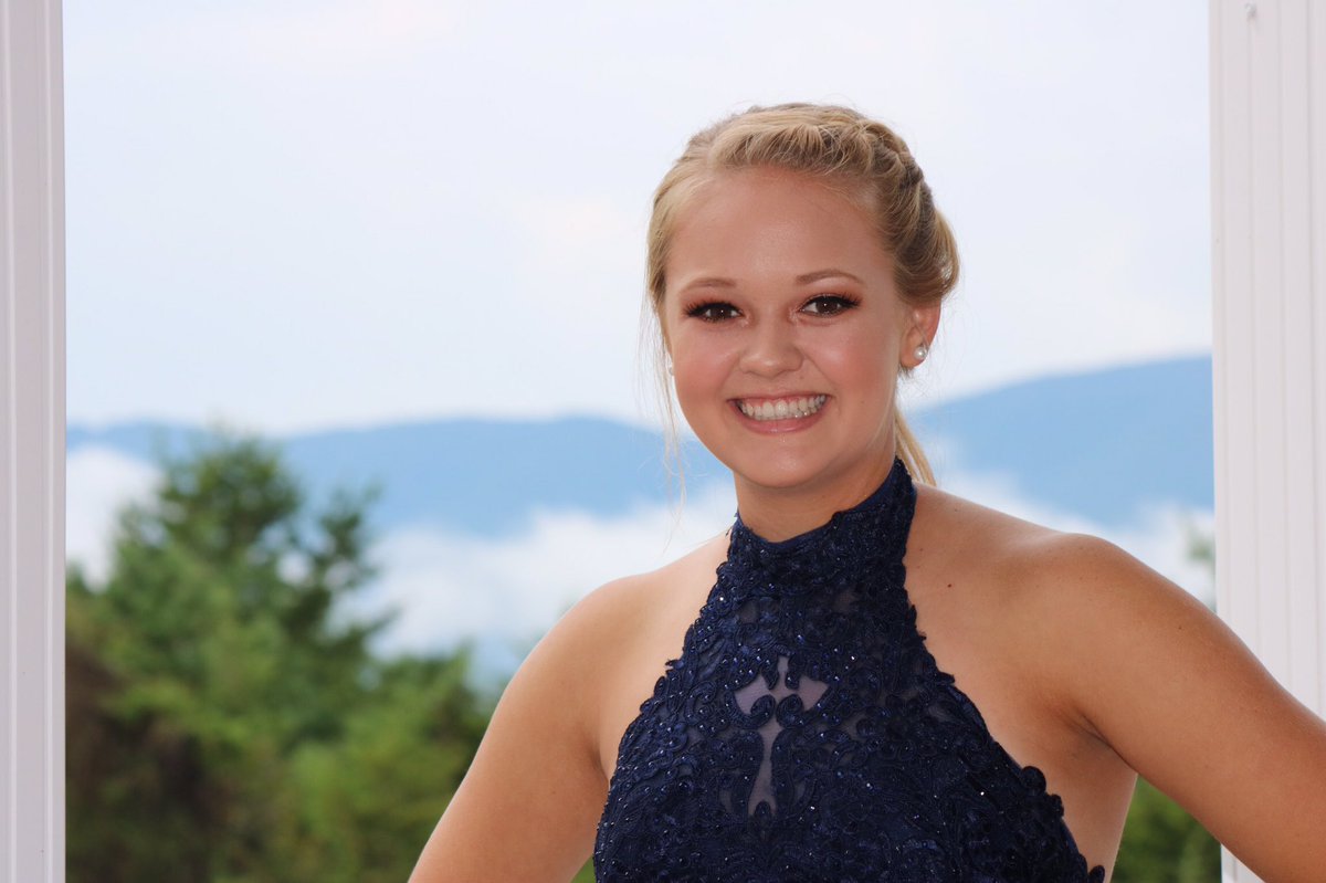 BarnesChrbar's tweet photo. Happy National Daughter Day @maeganbarnes6 
Love you! ❤️ https://t.co/v6zFMfC4io