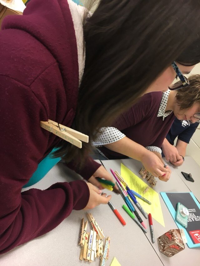 JHSRenaissance's tweet photo. Spreading clothes pin compliments means spreading positivity! Did you #getpinned today? @J_Renaissance #RandomActOfKindness #jostensrenaissnace #gojhs https://t.co/11tAO34CnO