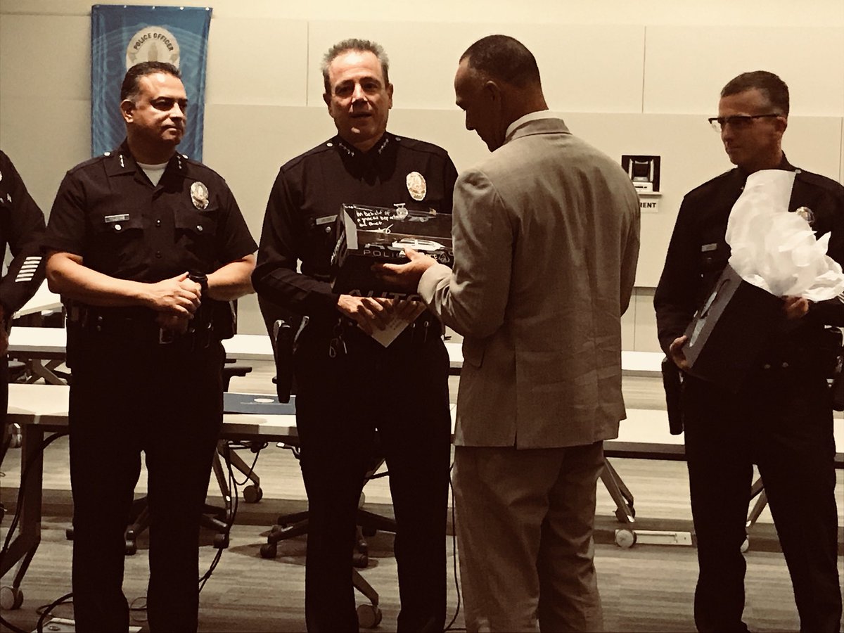 jvillafigs's tweet image. Matt Johnson’s last day as Police Commissioner. Will truly be missed. #amazingleader #visionary ♥️🙏🏼♥️@LAPDChiefMoore @JeffGorell @LAPD_ARCOS
