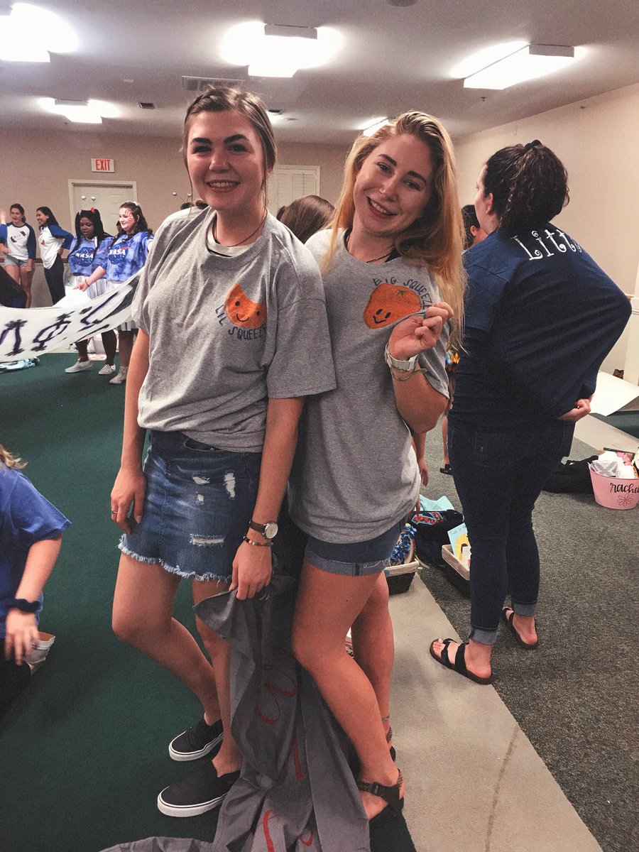 Katie_Killion's tweet photo. I guess you could say I’m a LITTLE excited about my BIG 💛🍊 https://t.co/UdQGprfZrC