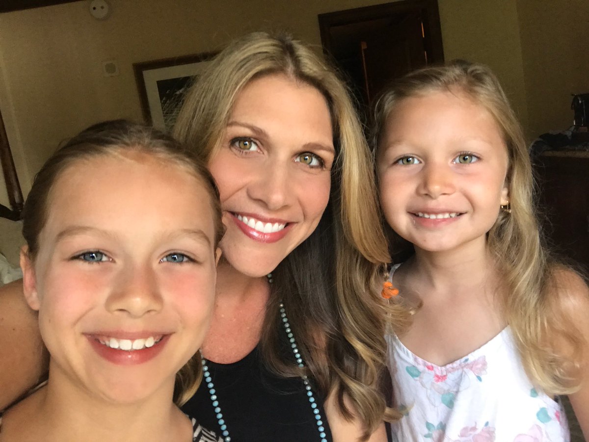 kristenhewitt's tweet image. How did I miss #NationalDaughterDay ?! So grateful we were chosen to raise these girls. 🙏🏻❤️🌈

#ivfmiracles