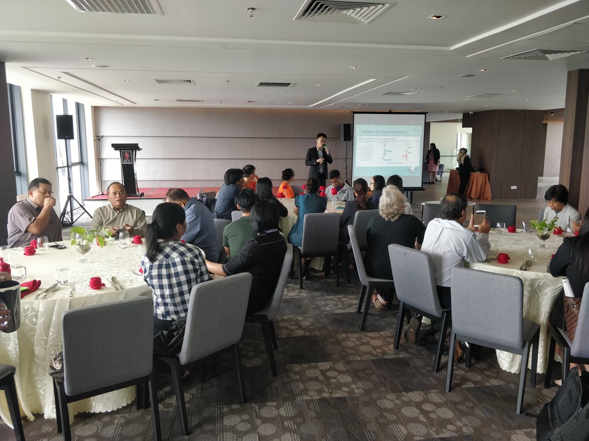 thechampionskch's tweet photo. We are here with all the supporting partners of the Regional Centre of Expertise Kuching to share and celebrate a year of working towards achieving the United Nation's Sustainable Development Goals.
#RCEKuching #SDG2018 https://t.co/isgiu59uTl