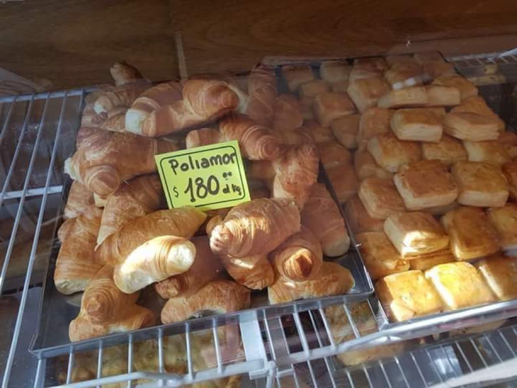 Sintesis_13's tweet image. #DistinGuido
Qué caro está el poliamor eh...