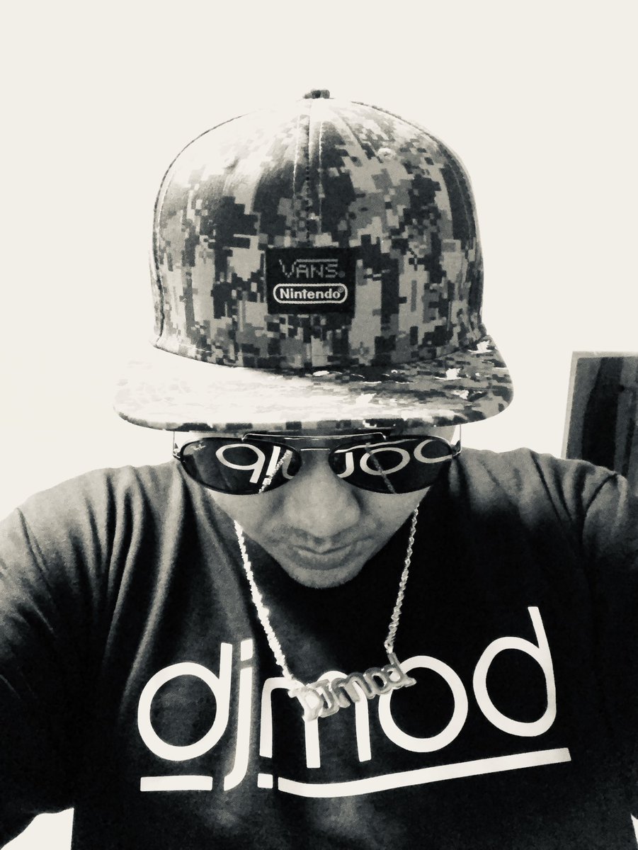 dj_mod_'s tweet photo. #yoMODdestruct #djmod #kutfiveteam @pacificnoisemusic https://t.co/QTEHoHDuQo