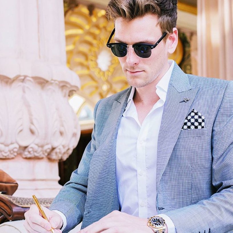 pieterpetros's tweet photo. The day you start putting your thoughts to words, it soon becomes your action. Start writing your thoughts and taking action. Have a beautiful day my friends.πππΌπͺπΌ #Capo1 #PPsuits #pieterpetros https://t.co/zAYfJhKSTb