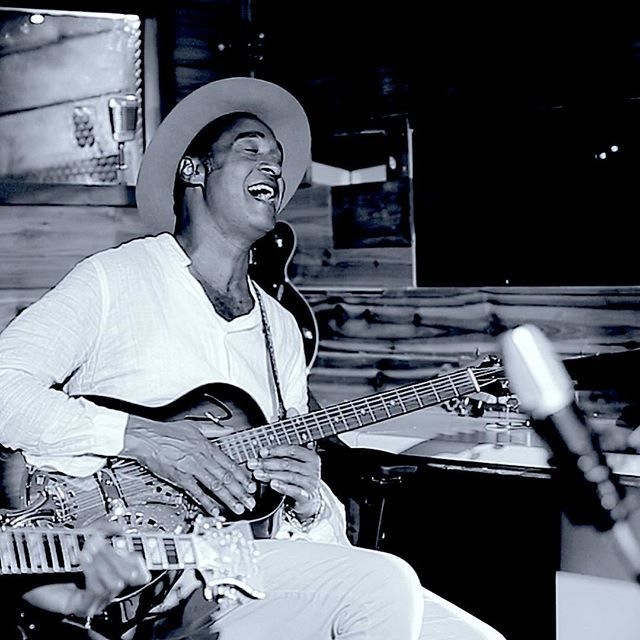 dlee_music's tweet photo. Bliss..#scream #shout #letitallout #sing #groove #dance #live #love #beopen #bewild #befree #behumble #percevere #believe #breathe #resonate #keepurheadup #thelight #soulmusic #blues #jazz #gospel #folkmusic #rock #musician #singersongwriter #rosie #fenderresonator #gypsyman… https://t.co/pAWW162iM3