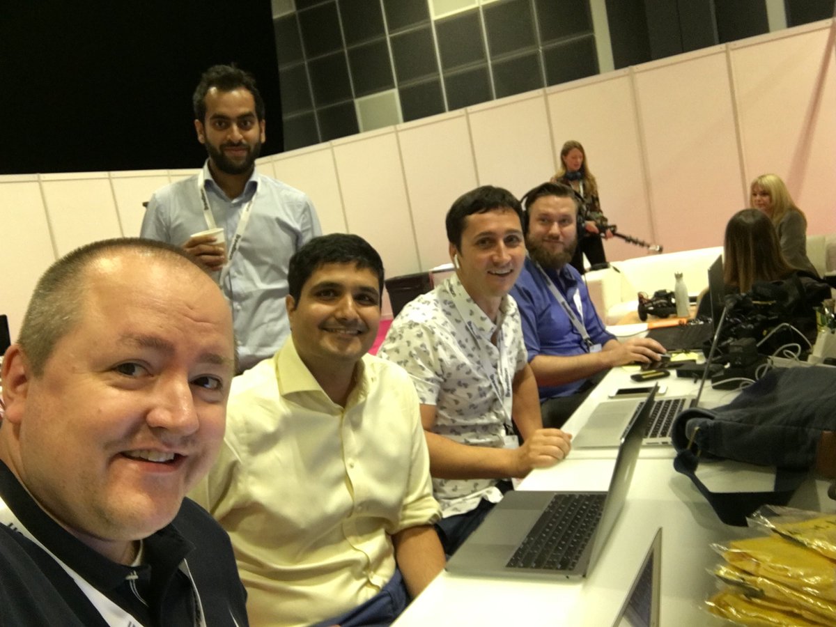 Dust_from_stars's tweet image. The glamorous journalist life. In the press room at #SpikesAsia @CampaignAsia @faaezsamadi @TheBoostyBoy @robertsawatzky @raahilc