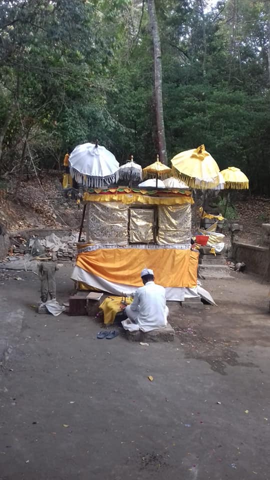 Tirta yatra team <a href="/rumah_kompos/">Rumah Kompos Padangtegal</a> melepas penat ke Pura Pulaki &amp; Pura Jaya Prana kabupaten Buleleng
#RumahKomposPadangtegal
#tirtayatra
#PuraPulaki
#PuraJayaPrana
#Buleleng