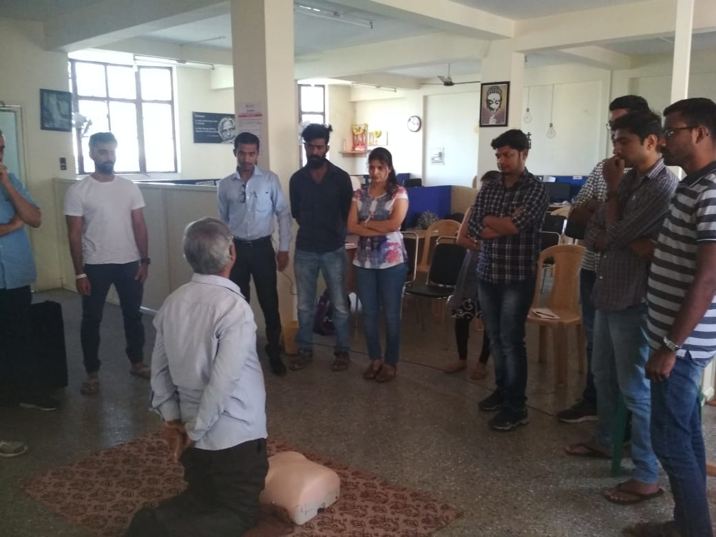 vmedoapp's tweet photo. First Aid Training Workshop conducted in Arera Technologies Pvt Ltd.

#VMEDO #AreraTechnologies #FirstAid #FirstAidWorkshop #FirstAidTraining
  #WednesdayWisdom https://t.co/JZJzo5ZhVf