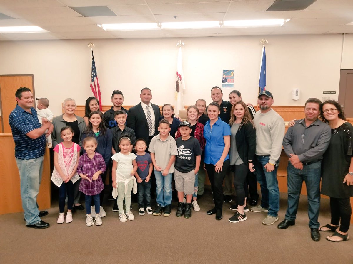 mpgoose24's tweet photo. Just want to thank my family for being there for my swearing in to Lieutenant, glad Iโve had their support throughout my entire career #guzmanfamily #Lieutenant #MPPD #swearingIn #operator11 https://t.co/FolxH7JHu8