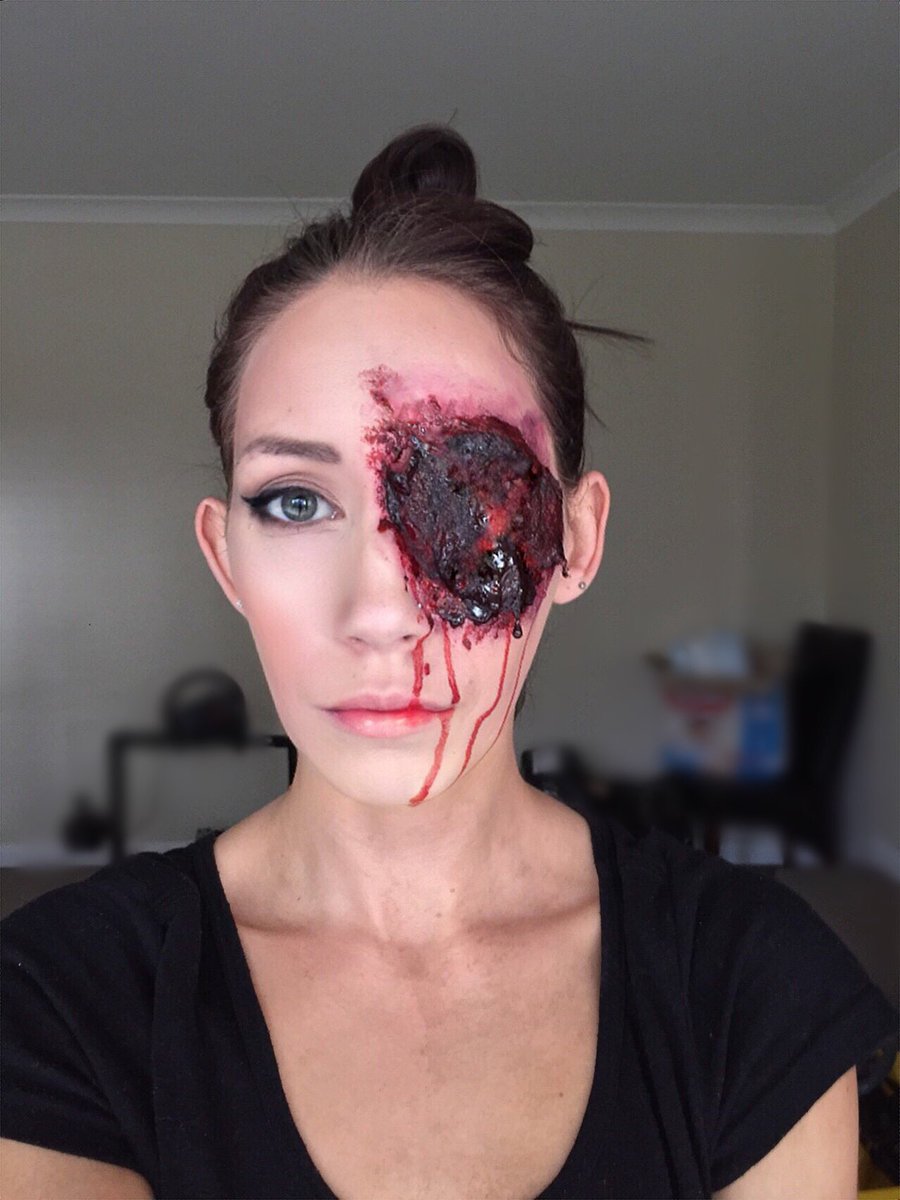 RCBeautyStudio's tweet photo. #rcbeautystudio #makeupartist #makeupartistry #makeup #makeupmummy #makeuplover #makeupaddict #mua #mualooks #muaprofessional #beauty #beautyblogger #sydneymua #sydneymakeupartist #mountannanmakeupartist #camdenmua #narellanmua #halloween #halloween2018
#sfxmakeup #sfxartist https://t.co/eLC34N7sJI