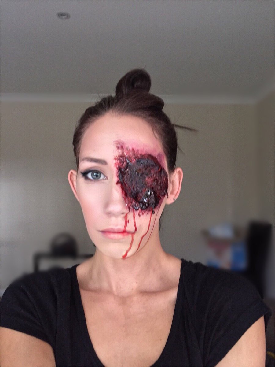 RCBeautyStudio's tweet photo. #rcbeautystudio #makeupartist #makeupartistry #makeup #makeupmummy #makeuplover #makeupaddict #mua #mualooks #muaprofessional #beauty #beautyblogger #sydneymua #sydneymakeupartist #mountannanmakeupartist #camdenmua #narellanmua #halloween #halloween2018
#sfxmakeup #sfxartist https://t.co/eLC34N7sJI