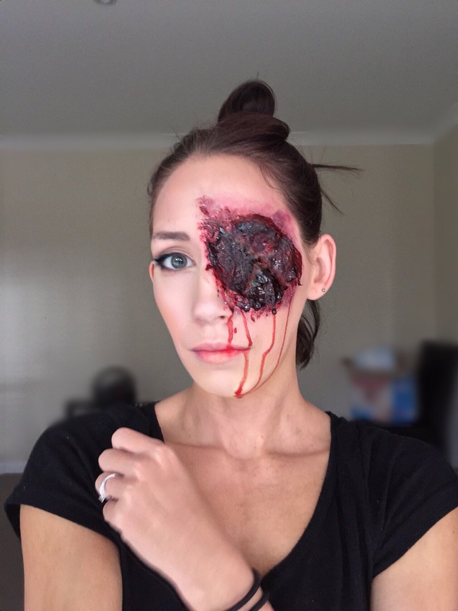 RCBeautyStudio's tweet photo. #rcbeautystudio #makeupartist #makeupartistry #makeup #makeupmummy #makeuplover #makeupaddict #mua #mualooks #muaprofessional #beauty #beautyblogger #sydneymua #sydneymakeupartist #mountannanmakeupartist #camdenmua #narellanmua #halloween #halloween2018
#sfxmakeup #sfxartist https://t.co/eLC34N7sJI