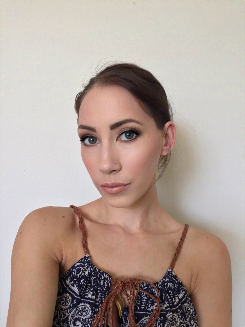 RCBeautyStudio's tweet photo. #rcbeautystudio #makeupartist #makeupartistry #makeup #makeupmummy #makeuplover #makeupaddict #mua #mualooks #muaprofessional #beauty #beautyblogger #sydneymua #sydneymakeupartist #mountannanmakeupartist #camdenmua #narellanmua #MOTD https://t.co/0MD8vHH494