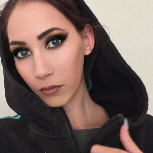 RCBeautyStudio's tweet photo. #rcbeautystudio #makeupartist #makeupartistry #makeup #makeupmummy #makeuplover #makeupaddict #mua #mualooks #muaprofessional #beauty #beautyblogger #sydneymua #sydneymakeupartist #mountannanmakeupartist #camdenmua #narellanmua #MOTD https://t.co/rmd2zFFV8A