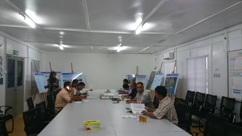 Audit TMP Bil. 12 bagi Projek Jambatan Baru Tanjung Lumpur telah diadakan di Pejabat Tapak. Semoga pelaksanaan TMP yang berkesan di tapak dapat menjamin keselamatan pengguna jalanraya.<a href="/HasmiJkr/">Hasmi Ahmad</a> <a href="/ShahrimanJKR/">Shahriman Daud</a> <a href="/BpptimurCjJkr/">BPPTIMUR CJ JKR</a>