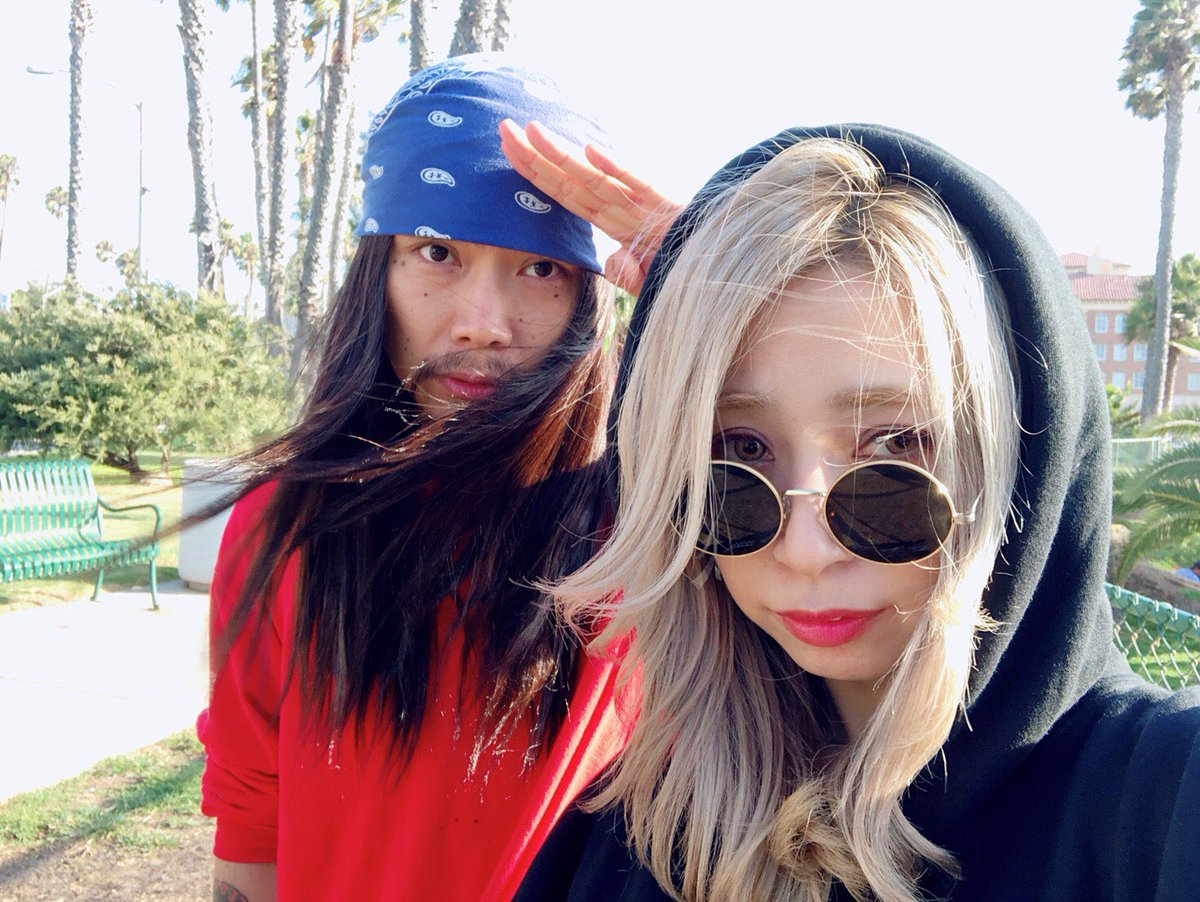tokyofunks's tweet photo. ずっと10年夢だけを語り合って二人で走ってきた。🐒🦍💜🤳
有言実行と好きなことに一切妥協しない二人だからこそできた
#tokyofunks https://t.co/tWacjQU35g