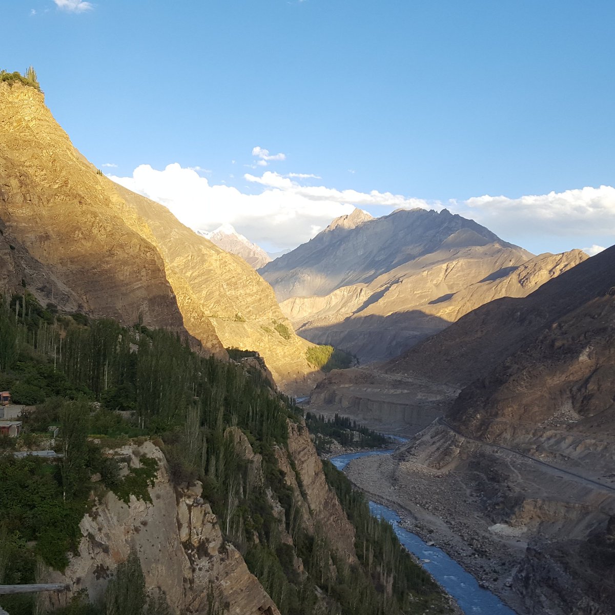 007_78's tweet photo. Pakistan is breathtakingly beautiful! https://t.co/raki35h5qh