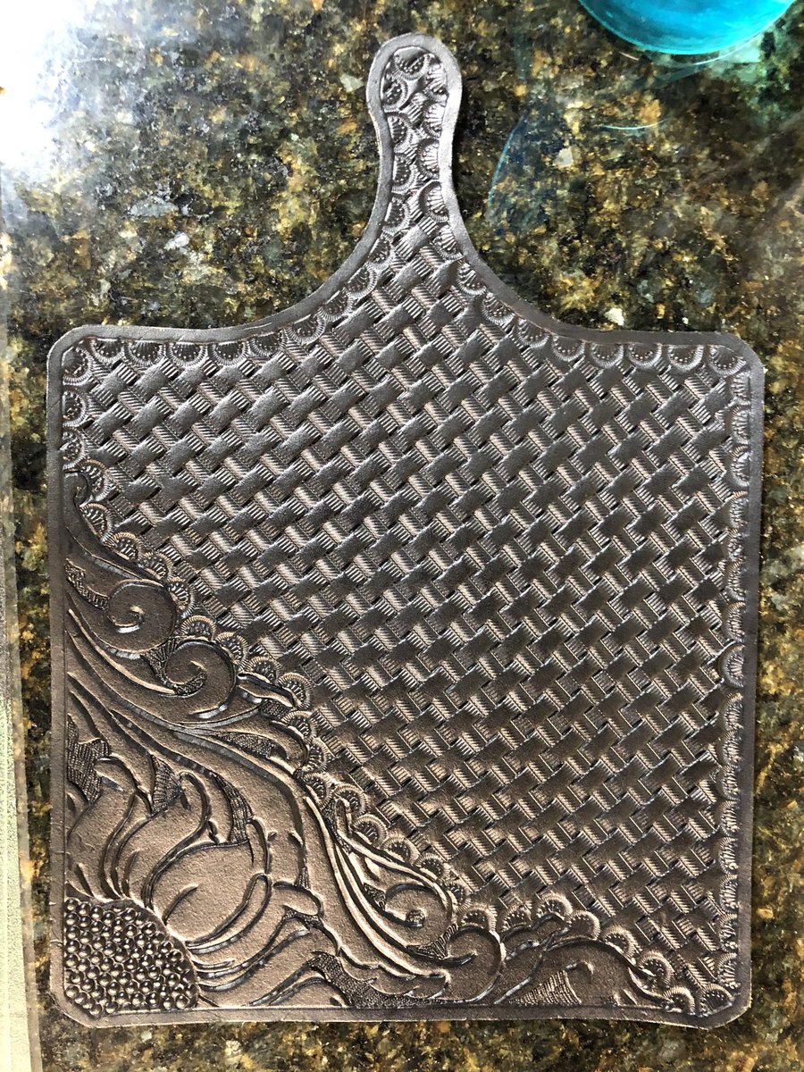 GolfinFF's tweet photo. Two ladies clutch purses in the works- Tobacco Barn Leather #leatherwork #customleather #handmade #MadeInAmerica https://t.co/5jW69dwTTb