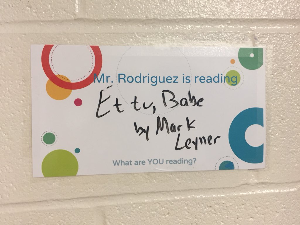 jmhsela's tweet photo. #mavswritefromthe🧡 AND they read! What are you reading? https://t.co/gsx55BgElS