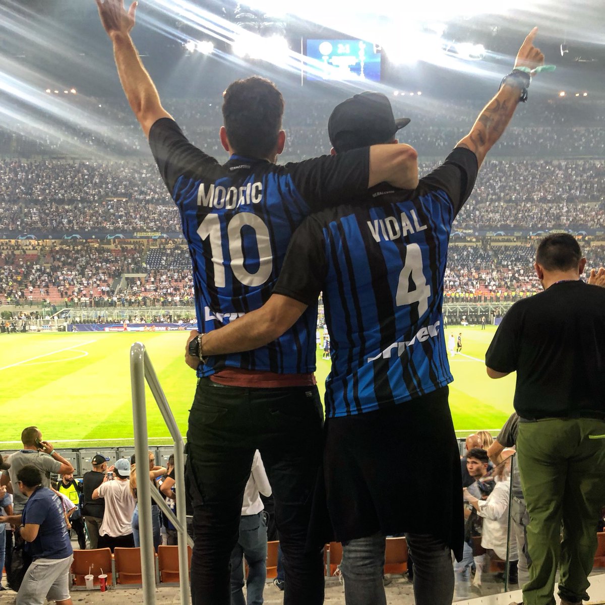 theshowisyou's tweet photo. #InterTottenham @Inter https://t.co/CG75TzbobM